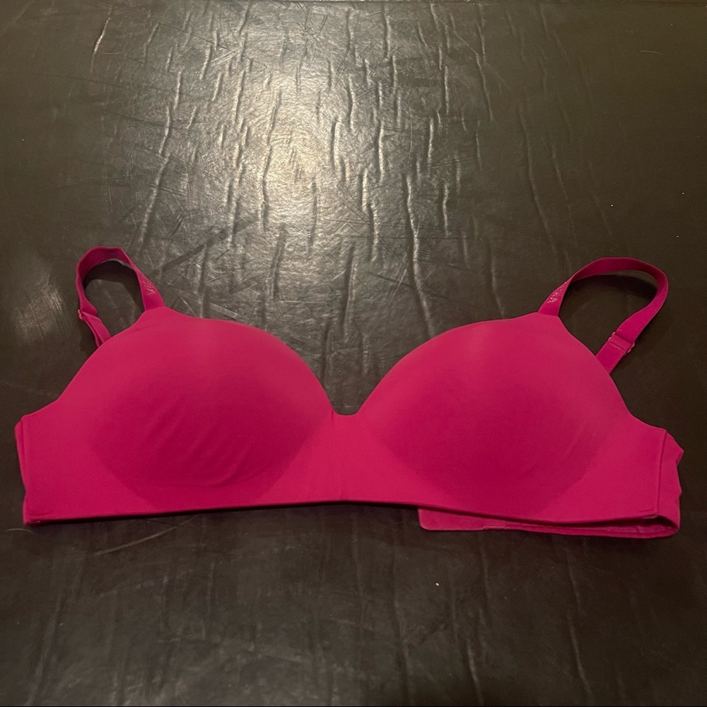 Victoria’s Secret Lightly Lined Wireless The T-Shirt Bra